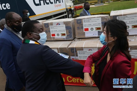 الشركات الصينية التبرع الوقاية من الأوبئة المواد إلى زيمبابوي